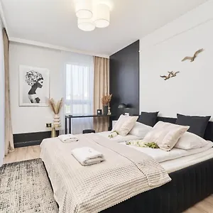 Deluxe Studio Braniborska Near Market Square -with Free Garage By Renters Apartament Wrocław